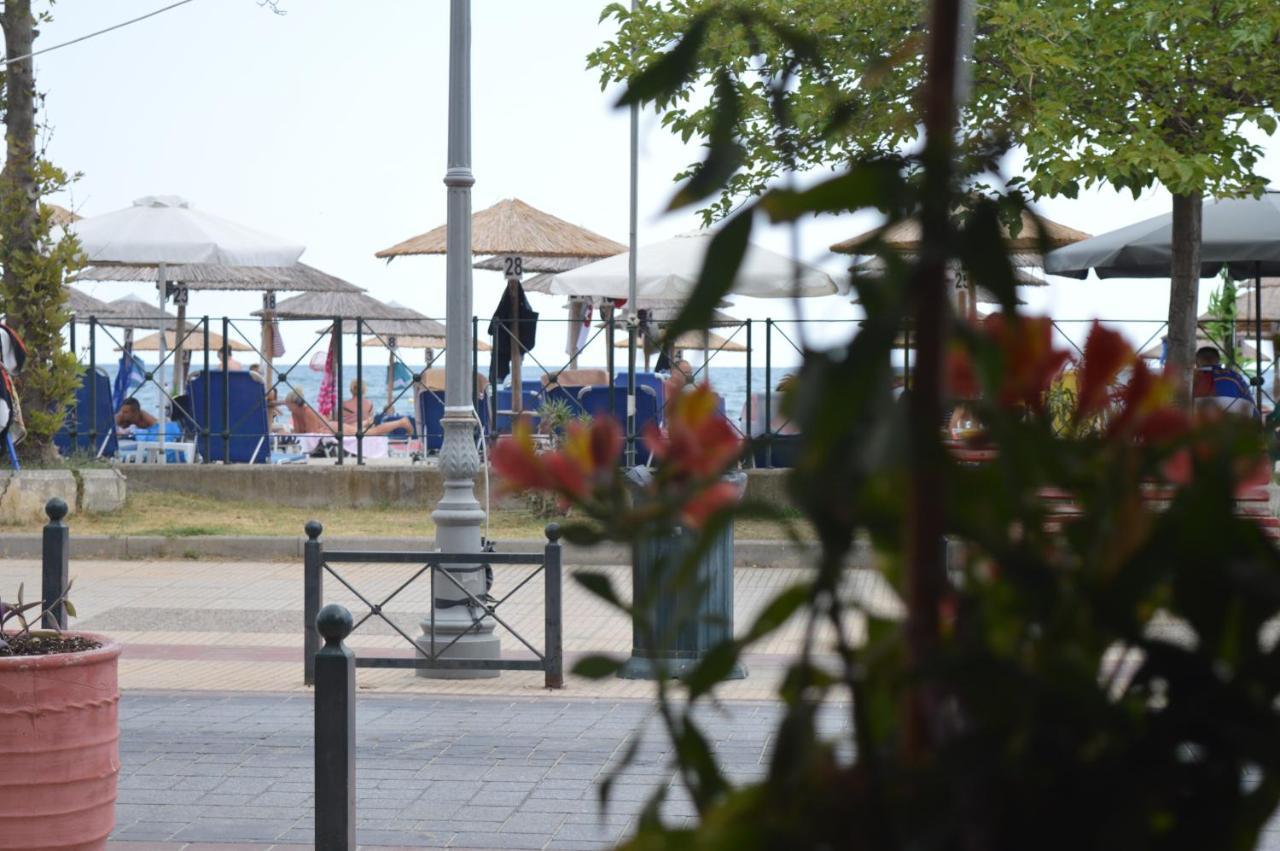 Iliana Hotel Paralia Екстер'єр фото