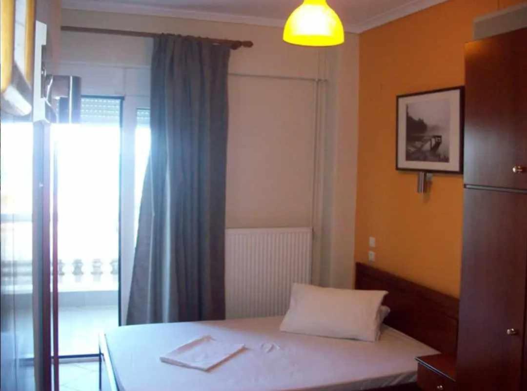 Iliana Hotel Paralia Екстер'єр фото